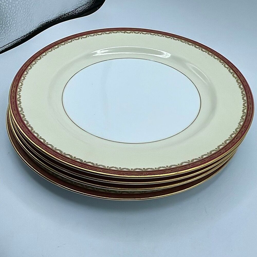 Vintage handpainted Noritake China set of 4 Dubonnet dinner plates.